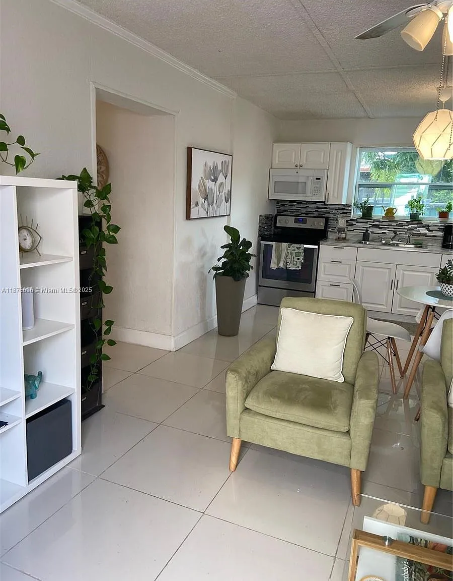 2 bed, 1.5 bath, $2,200 — Photo 4