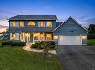 6010 Lisi Gardens Dr, North Syracuse, NY 13212