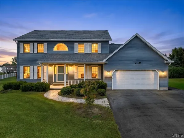 6010 Lisi Gardens Dr, North Syracuse, NY 13212