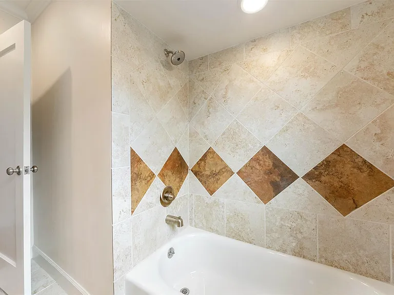2343 Shakespeare St #1 — Photo 18