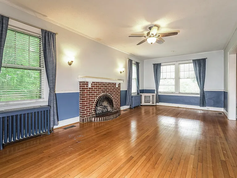 340 W End Blvd — Photo 4