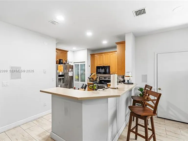 1844 SW 102nd Way #Townhouse 1844 — Photo 15