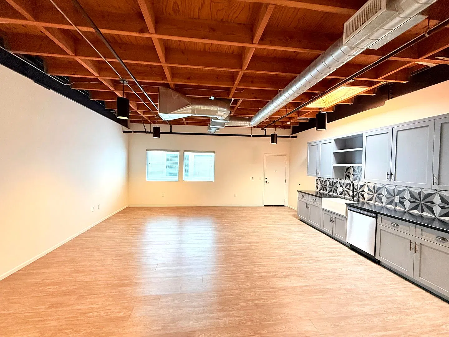 2311 Pasadena Avenue — Photo 3
