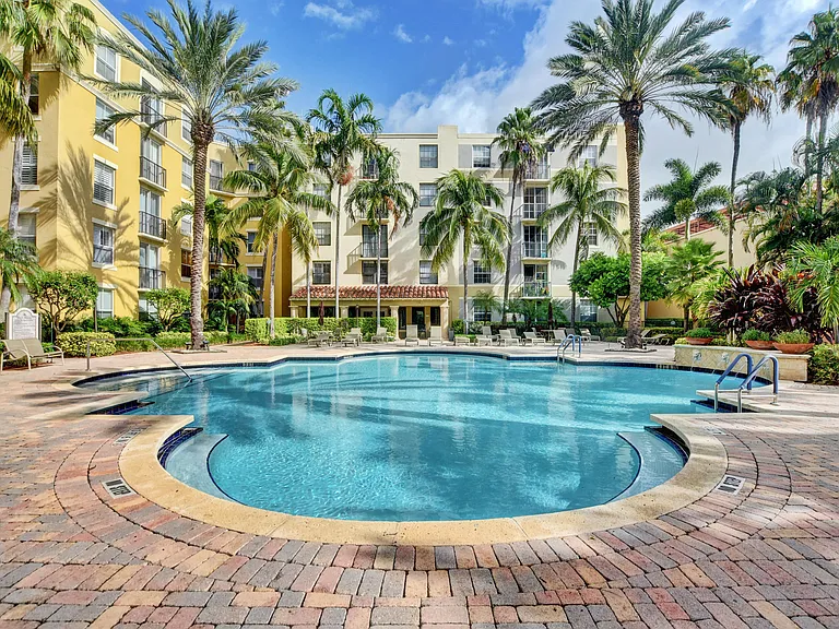 630 Sapodilla Ave #112 — Photo 31
