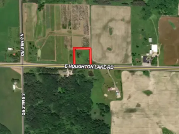 23043 David Ave, Lake City, MI 49651