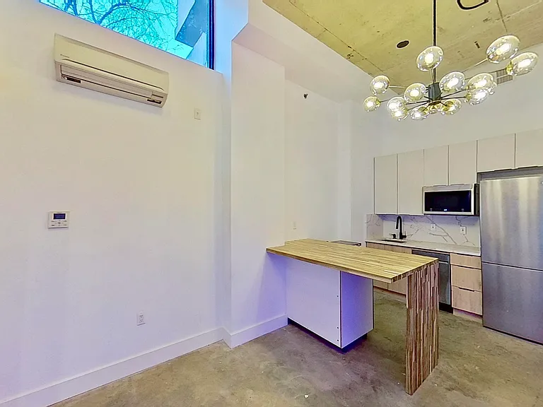 27 Montrose Ave #11 — Photo 17