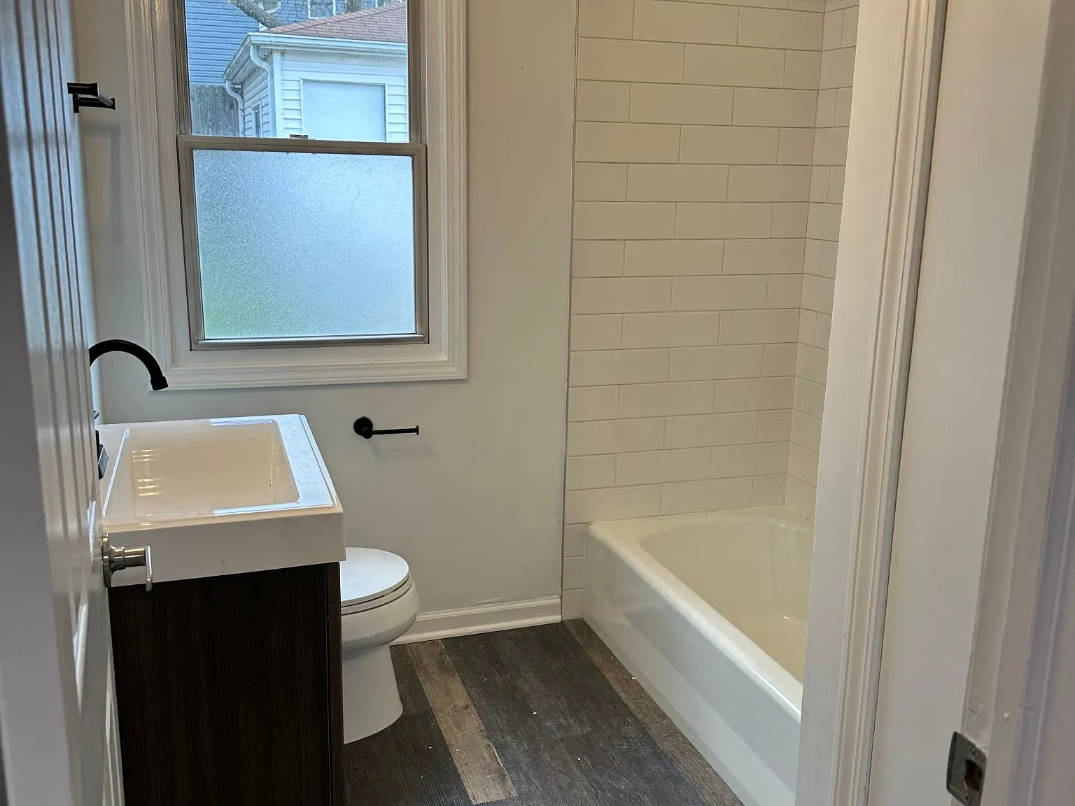 3 bed, 1038 sqft, $2,750 — Photo 2