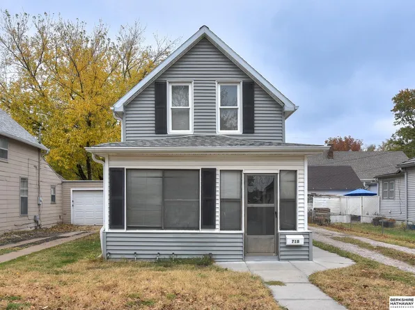 718 W Military Ave, Fremont, NE 68025