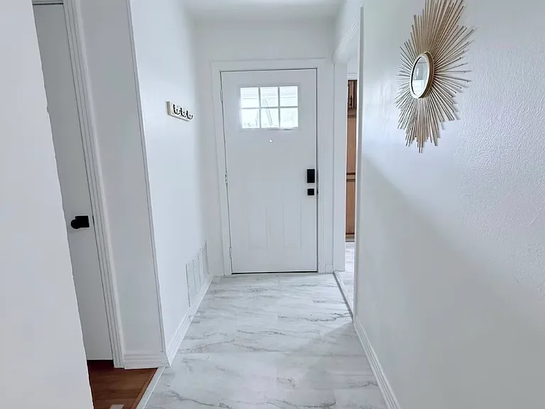 2216 Crestwood Dr — Photo 12
