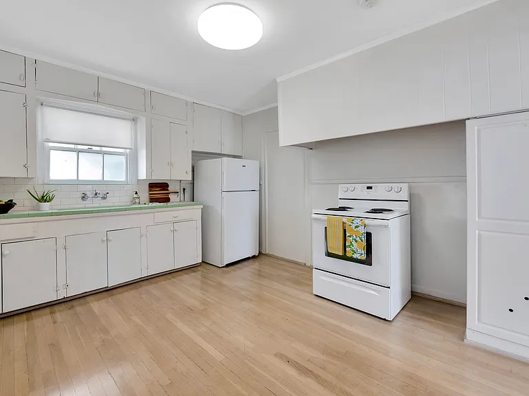 1509 Enid St — Photo 4