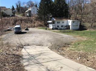 25 Kohlmeyers Ln, Mt Washington, PA 15211