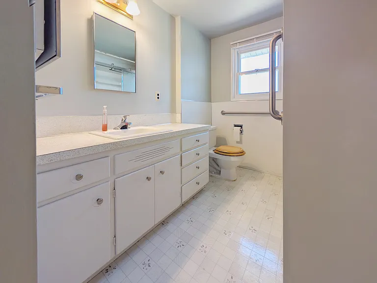 1117 NW Oak Ave — Photo 20