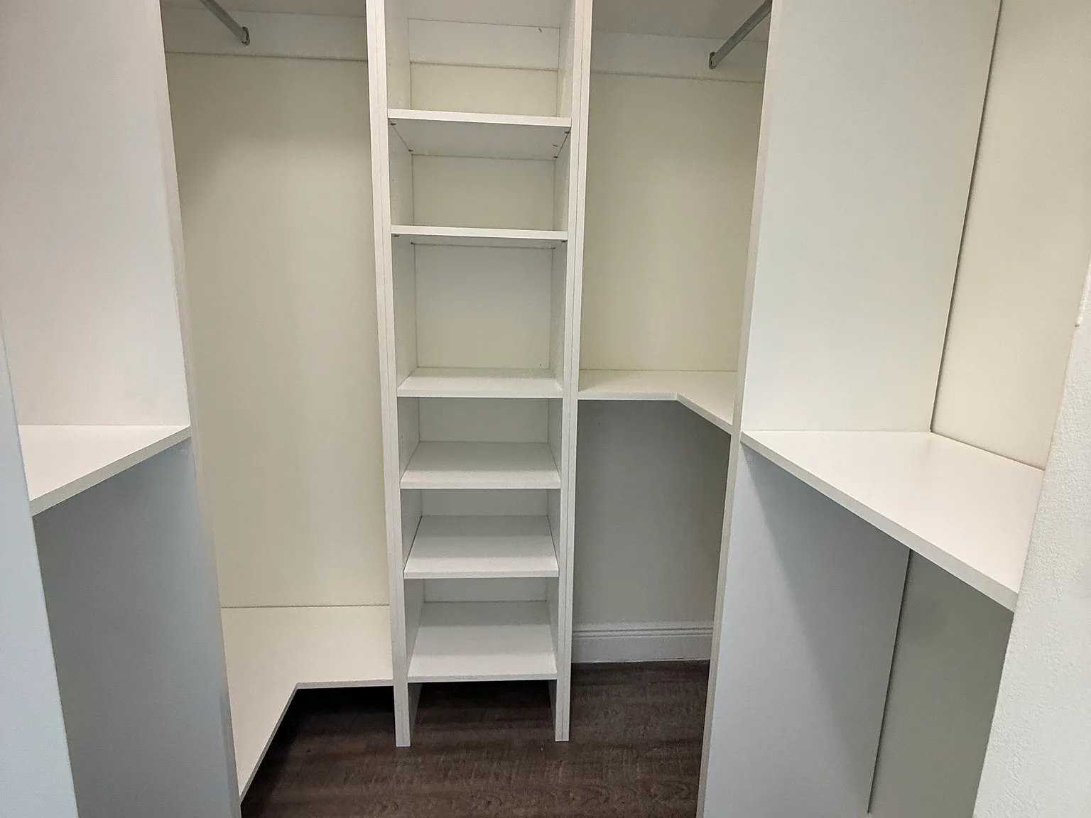 2 bed, 1020 sqft, $2,695 — Photo 3