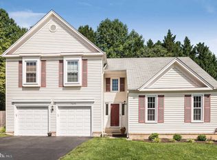 7694 Green Garland Dr, Springfield, VA 22153
