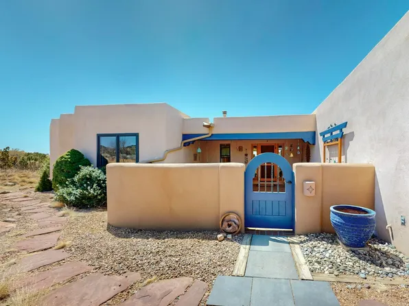 11 Chusco Rd, Santa Fe, NM 87508