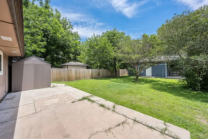 1153 Brookswood Ave — Photo 16