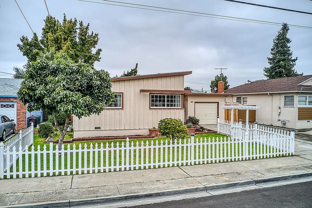 1309 Avon Ave photo 1