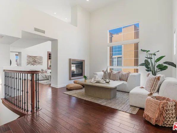 5831 Seawalk Dr Unit 215, Playa Vista, CA 90094