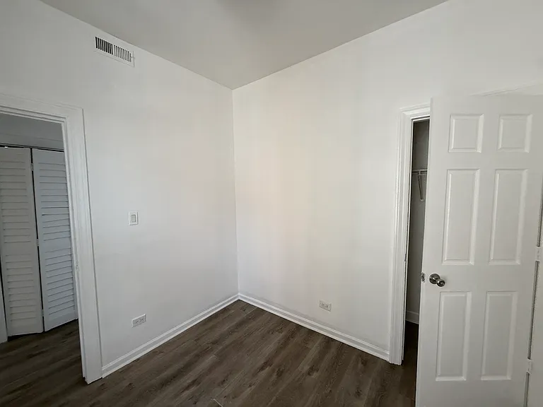 1033 S Oakley Blvd #1-R — Photo 7