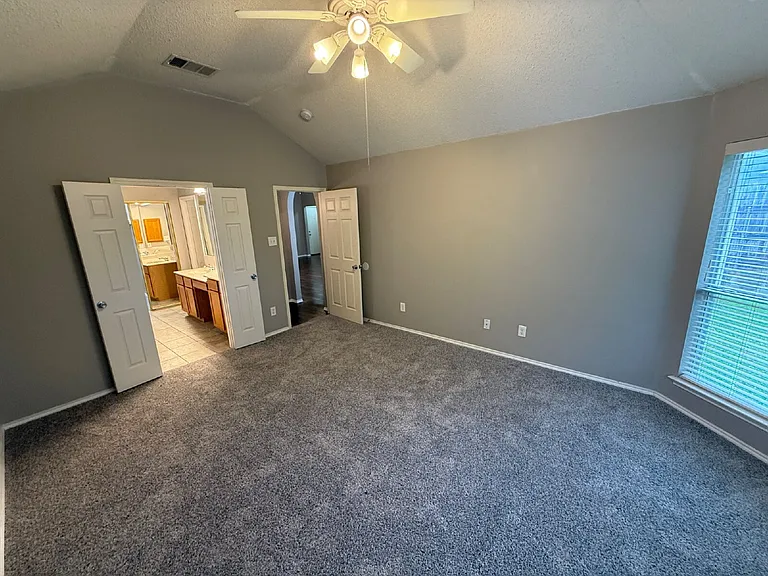6105 Comfort Dr — Photo 17