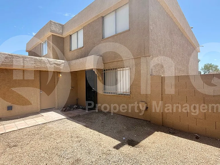 4604 E Riverside St — Photo 2