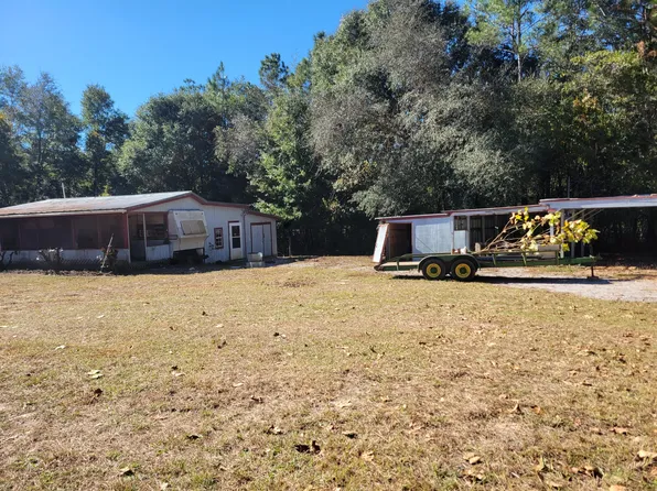 252 Autumn Ln, Defuniak Springs, FL 32433