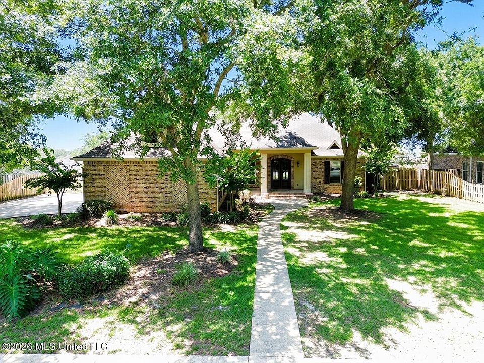 1st image of 3024 Oakleigh Cir