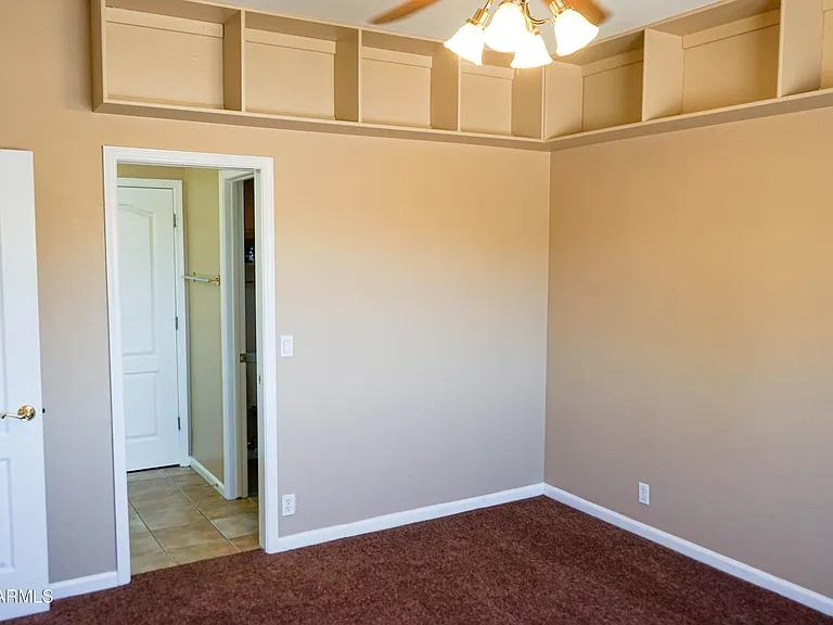 541 N Danielson Way — Photo 41