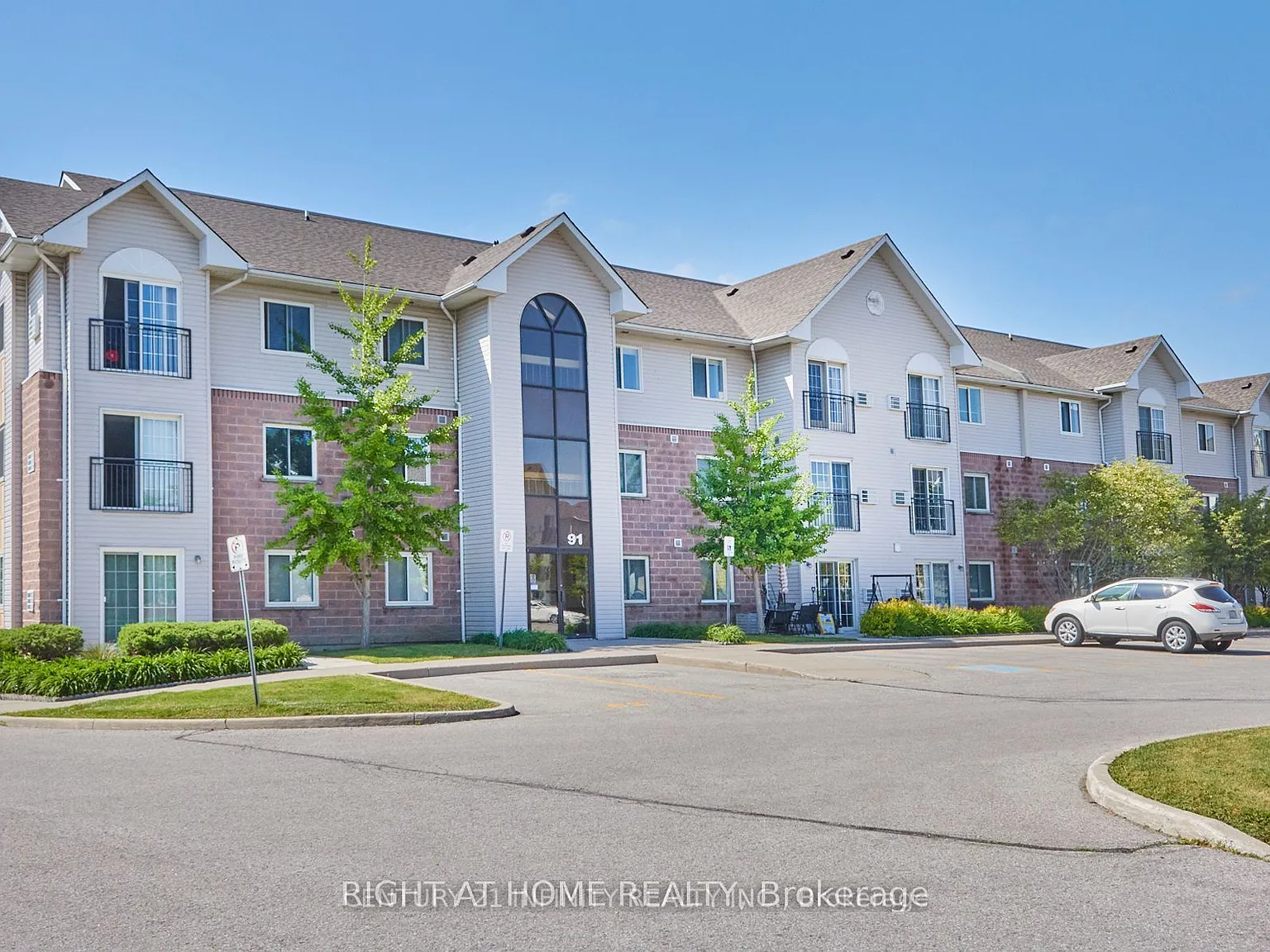 2 bed, $2,200 — Photo 2