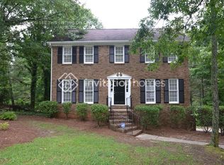 195 Farm Hill Cir, Roswell, GA 30075