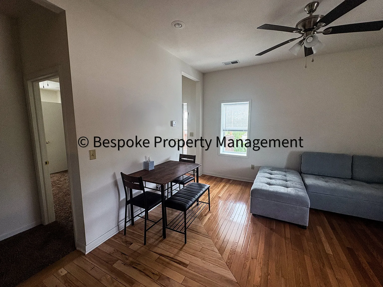 2027 Hamill Avenue - B — Photo 2