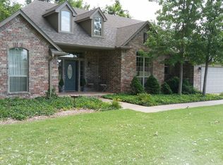 1764 W Aqua Clear Dr, Mustang, OK 73064