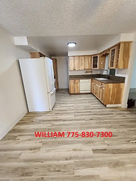 3 bed, 1080 sqft, $2,200 — Photo 3