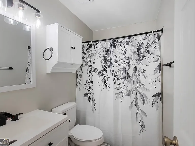 8 Cameron Ct W — Photo 27