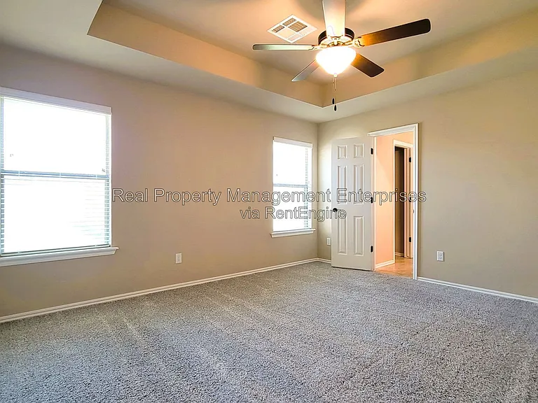 4500 Oasis Ct — Photo 11