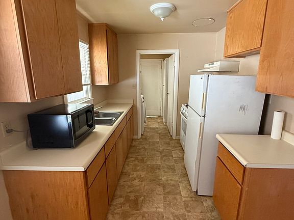 4th image of 595 Marvin Way APT B