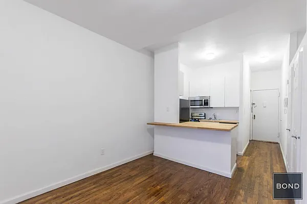 Rented by Bond New York | media 4