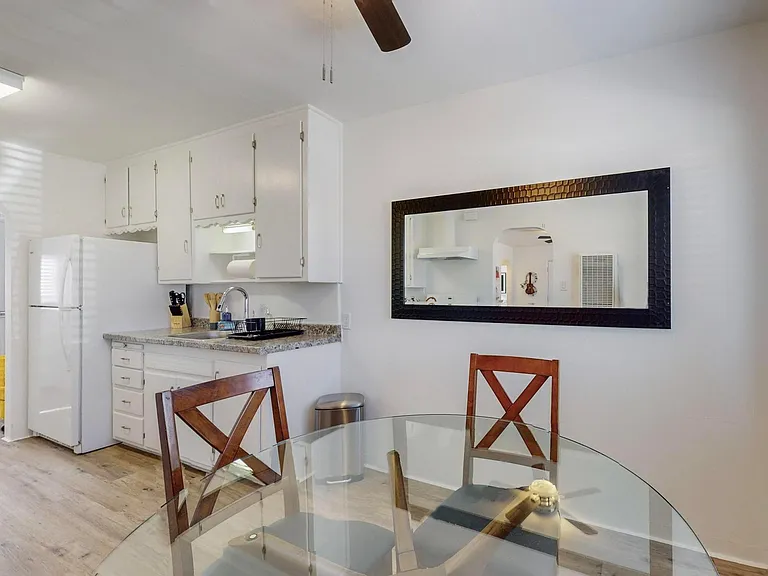 5202 Marquette Ave NE — Photo 5