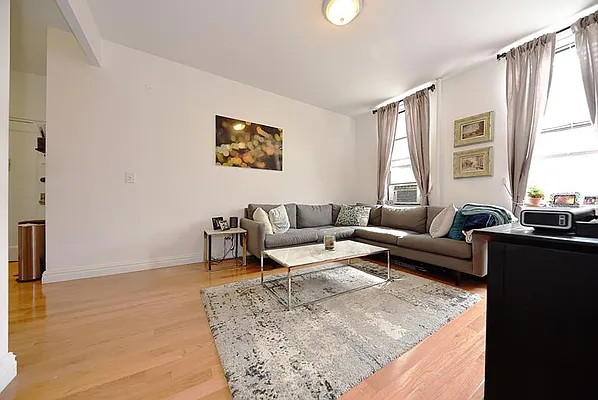 Rented by Buchbinder & Warren | media 5