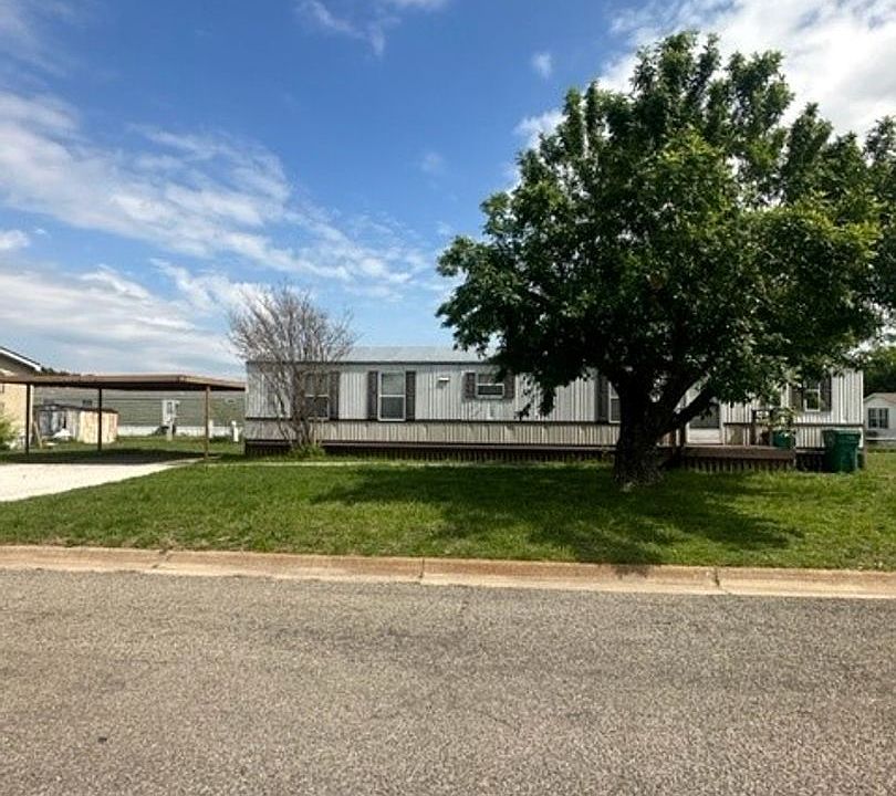 1st image of 2210 Ash Dr #2226