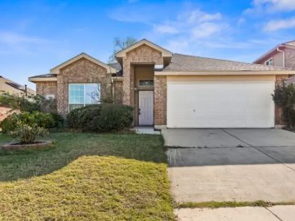 9825 Maryville Ln, Fort Worth, TX 76108