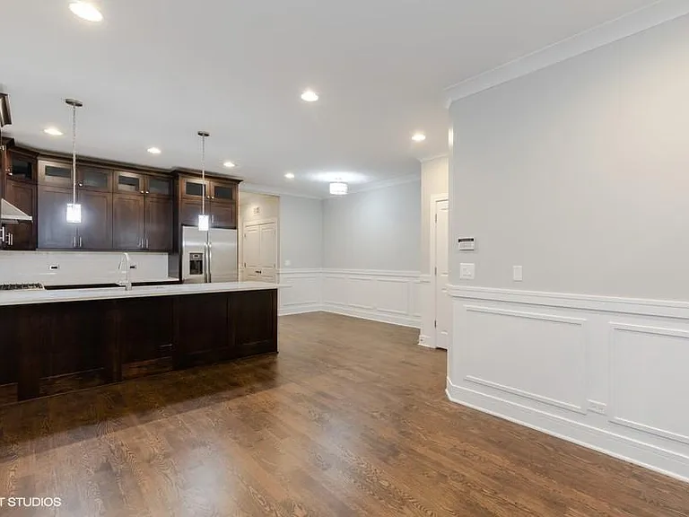 1539 N Western Ave #2 — Photo 3