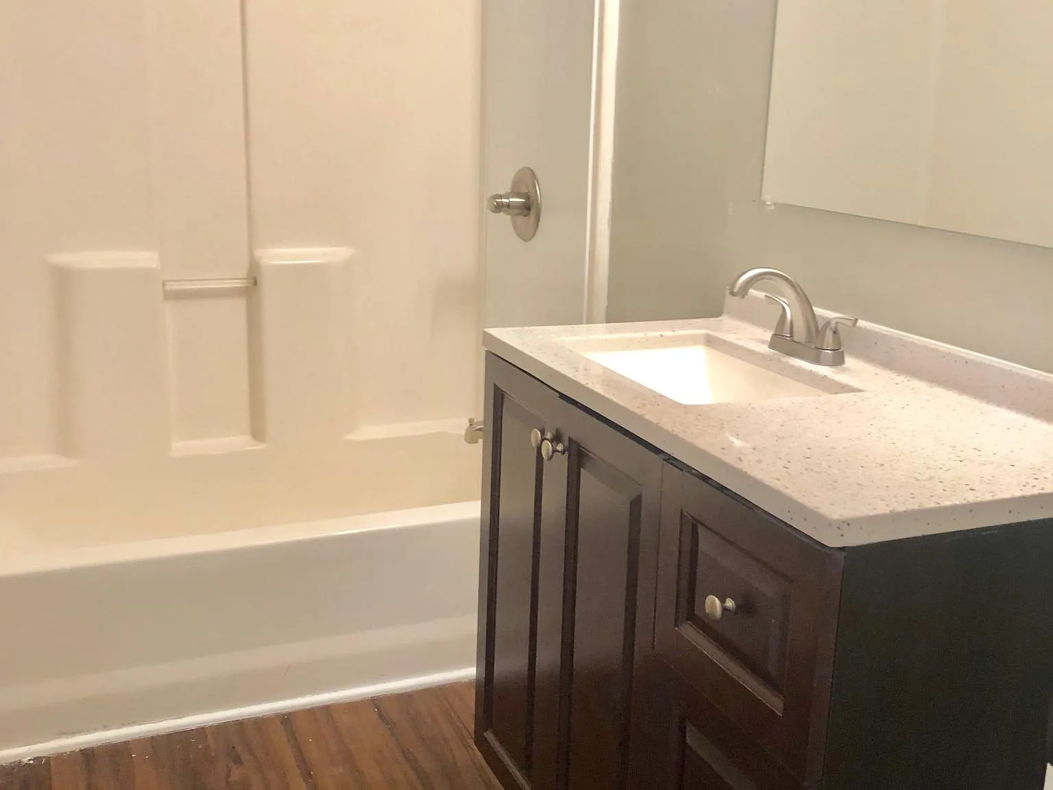 2 bed, 1000 sqft, $1,195 — Photo 4