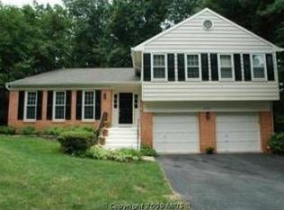 8591 Coral Gables Ln, Vienna, VA 22182