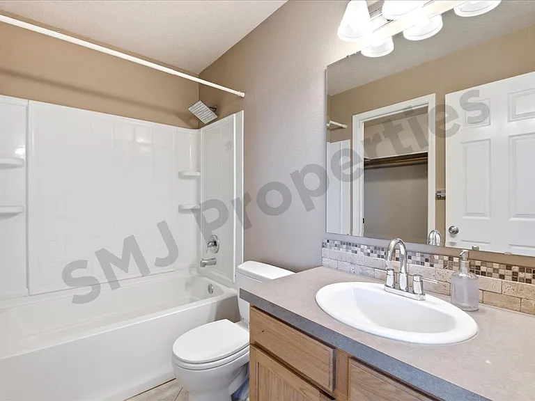 16740 Naito Ave — Photo 14