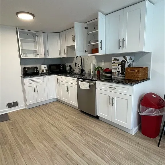 91 Sunnyside Ave #1 — Photo 1