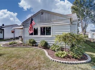 209 E Indiana Ave, Maumee, OH