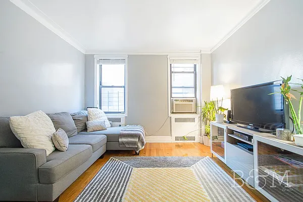 Sold by Brick&Mortar | media 1