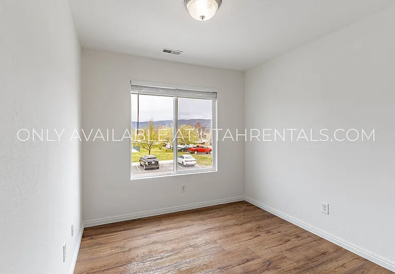 211 Greenfield Cir #150 — Photo 24