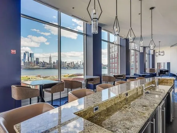 1025 Maxwell Lane image 22 of 33